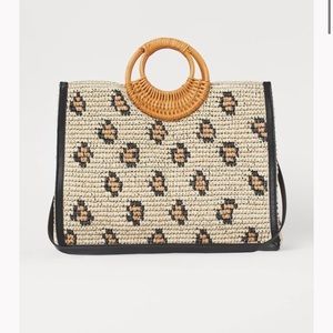 H&M cheetah straw bag. Perfect for summer or the beach.
